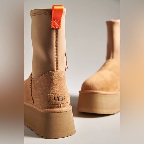 NWT! UGG Classic Dipper Stretch Boots! - Picture 5 of 13